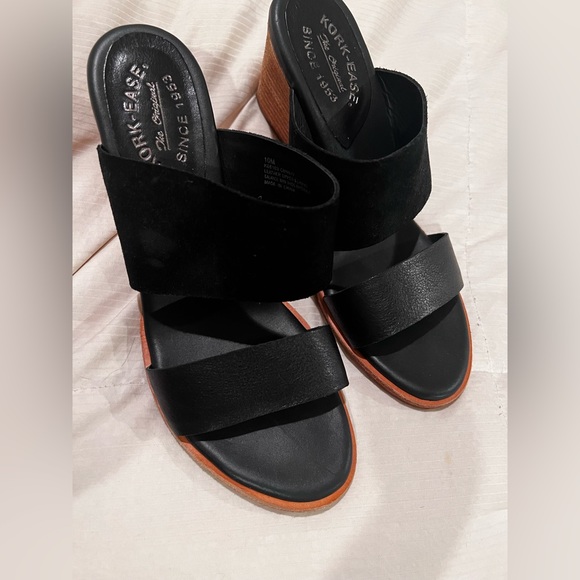Kork-ease wedges NEVER WORN black leather upper with wood block heel - Picture 2 of 3